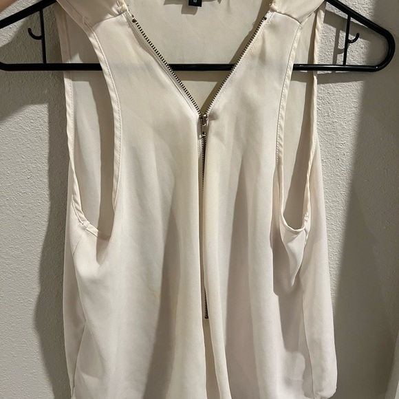 Translucent top - Picture 2 of 3